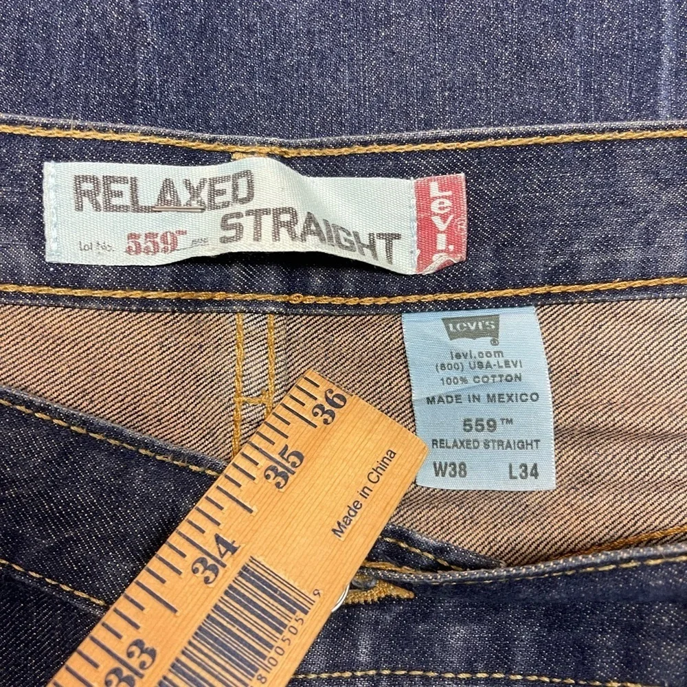 Levi's Strauss & Co. Men’s Size 38X33 Style 559 Blue Denim Jeans